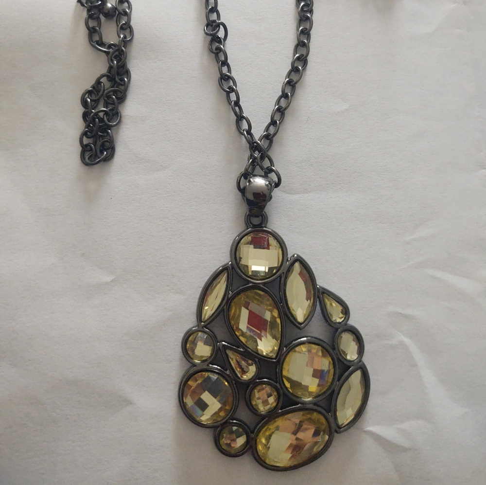 Lia Sophia Gunmetal Gray Yellow Acrylic Cabochon Teardrop Pendant Necklace 32 in